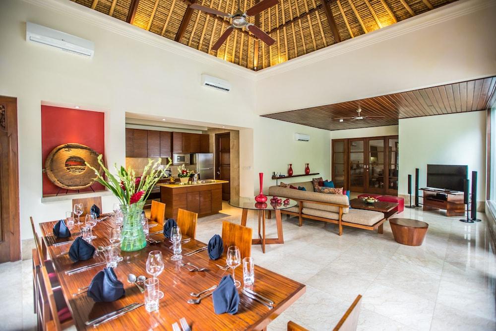 Karma Jimbaran Villa Buitenkant foto