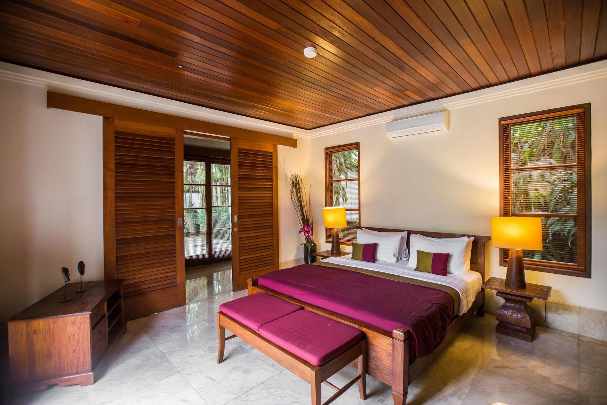 Karma Jimbaran Villa Buitenkant foto